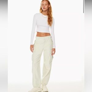 Aritzia TNA Supply Cargo Pant in Gd dive white size 2